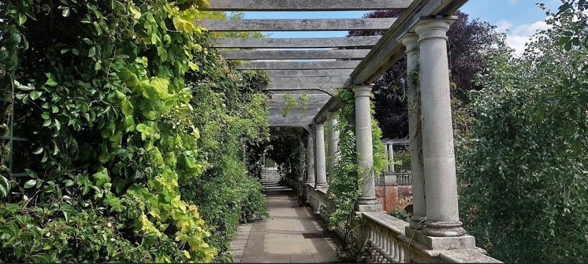 Hampstead Opulence Apartment - Luxurious Split Level Property ロンドン エクステリア 写真