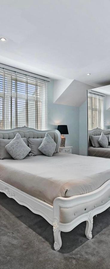 Hampstead Opulence Apartment - Luxurious Split Level Property ロンドン エクステリア 写真